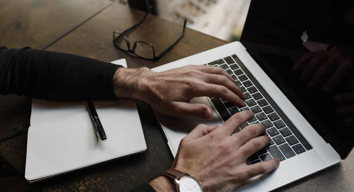 Les 7 règles d'écriture pour le web que vous appliquez mal (et pourquoi les IA vont tout chambouler)